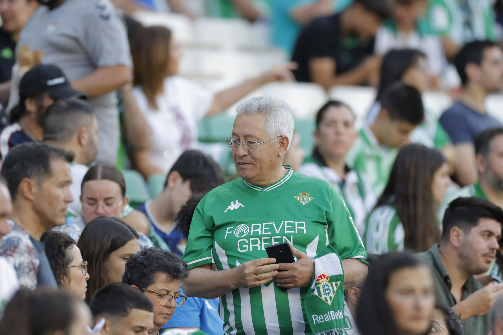 Búscate en las fotos del Betis-Rayo