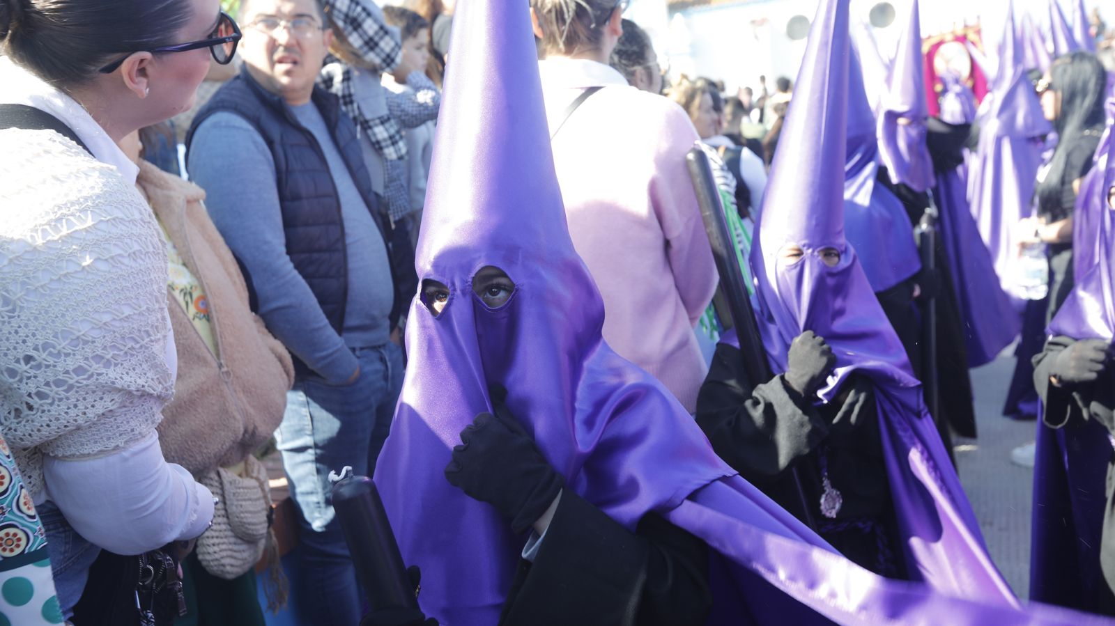 Las fotos del Viernes Santo en la Línea:  Cristo del Mar y Luz y Esperanza Nuestra, Soledad y Santo Entierro, Cristo del Amor y Misericordia y Amargura