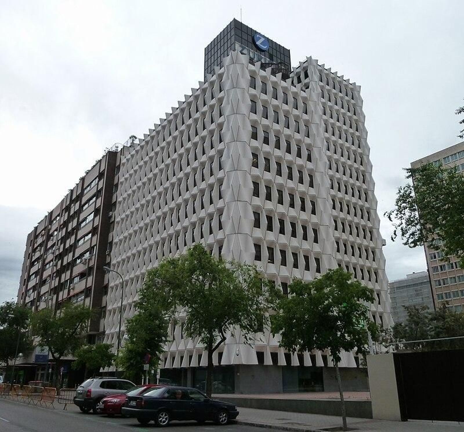 Exterior de las oficinas de Zurich en Madrid.