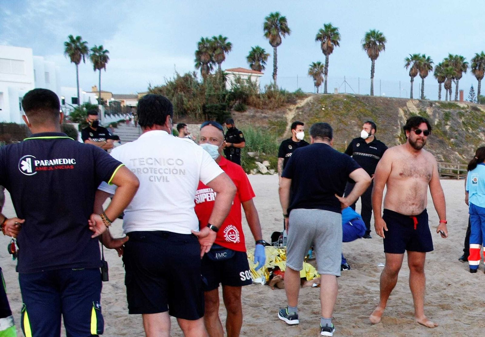 La mujer falleció en la playa de La redes mientras nadaba.
