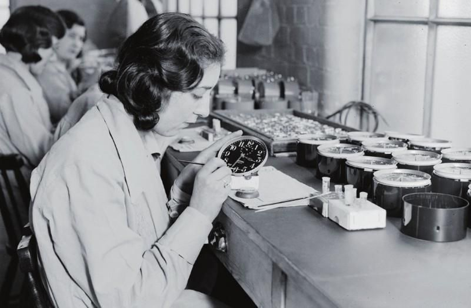 Las víctimas de la necrosis por radio chupaban directamente la aleación en sus pinceles.