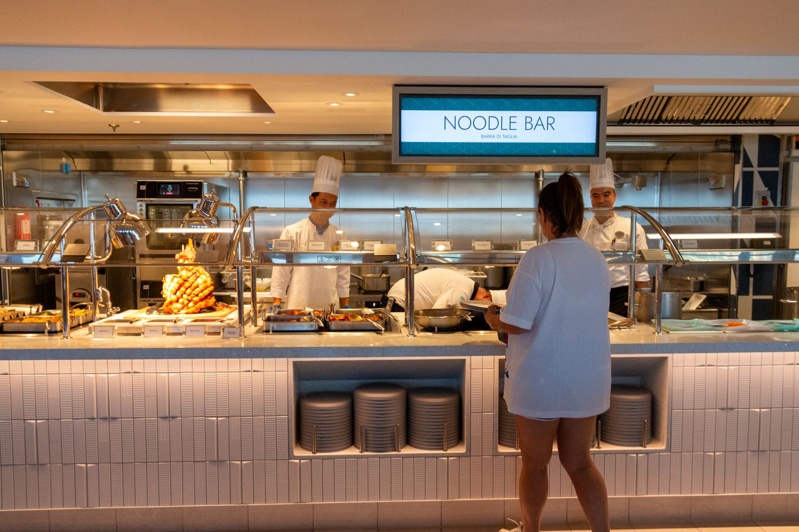 Así es el impresionante crucero que ha llegado a la costa de Granada y que inaugurará próximamente Luis Fonsi