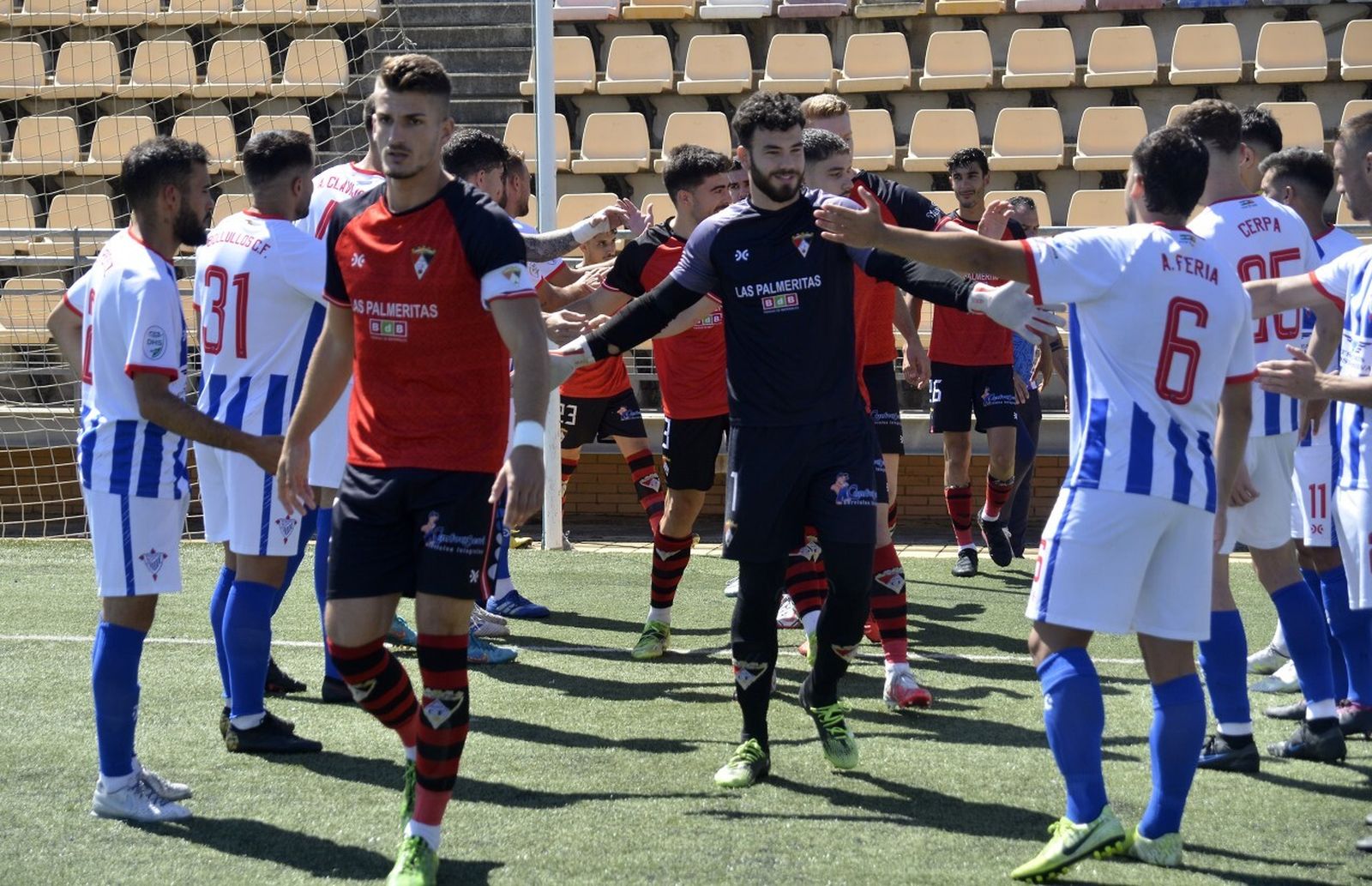 El Bollullos le hizo el pasillo de honor al Ayamonte por su ascenso a la Tercera RFEF.