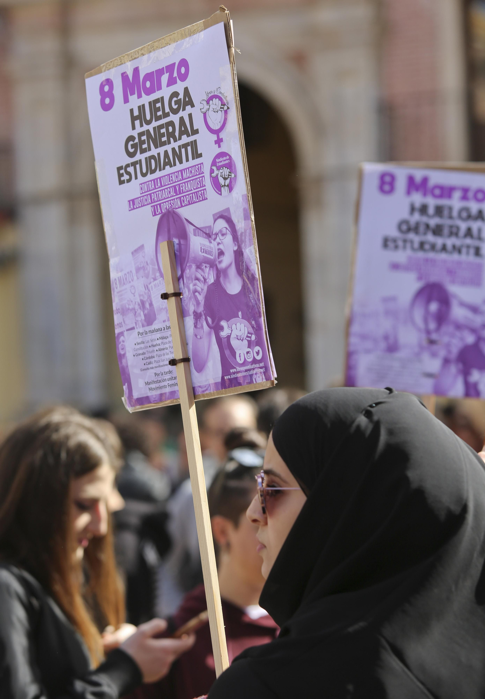 8M Día de la Mujer. Concentración en la Plaza de la Constitución