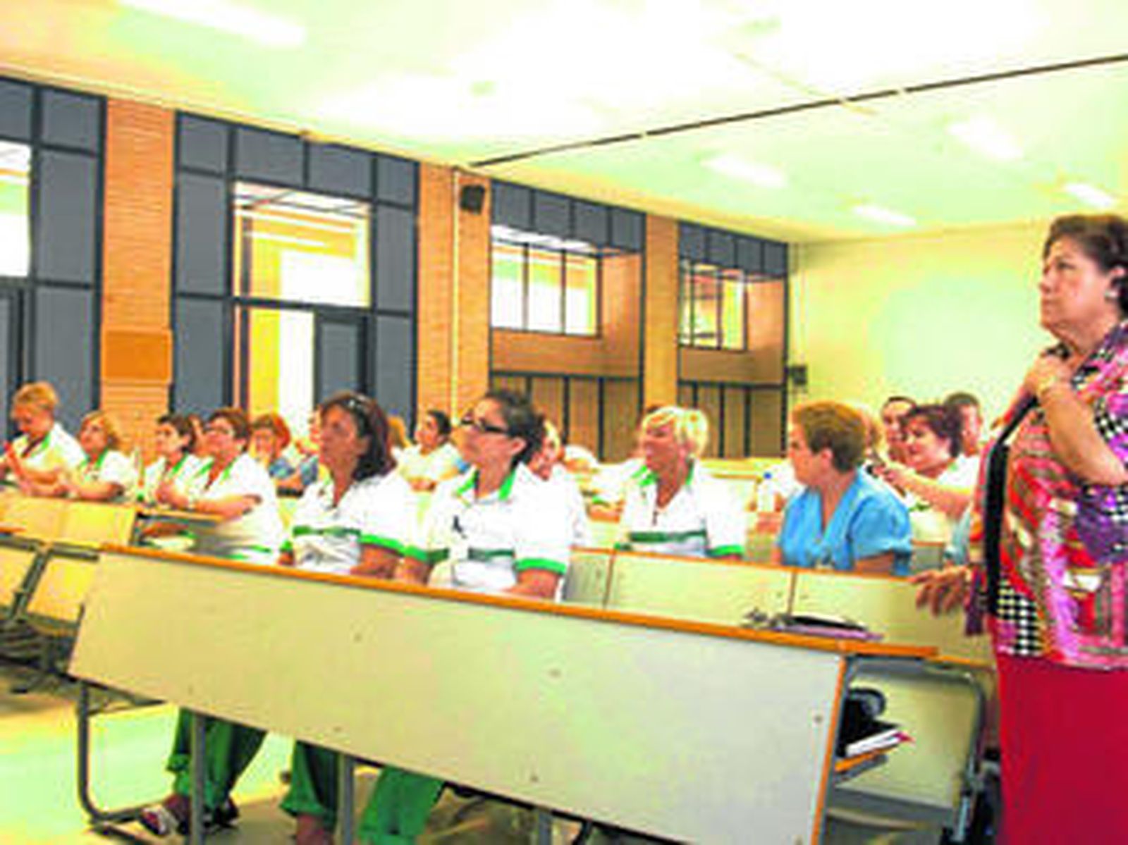 Trabajadoras de Verdiblanca se forman en prevención de cáncer