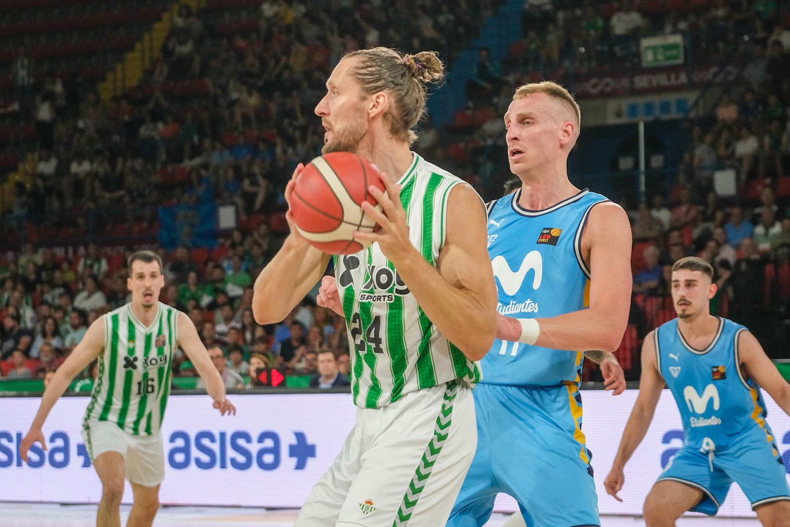 Baloncesto. Partido de play off Betis - Estudiantes