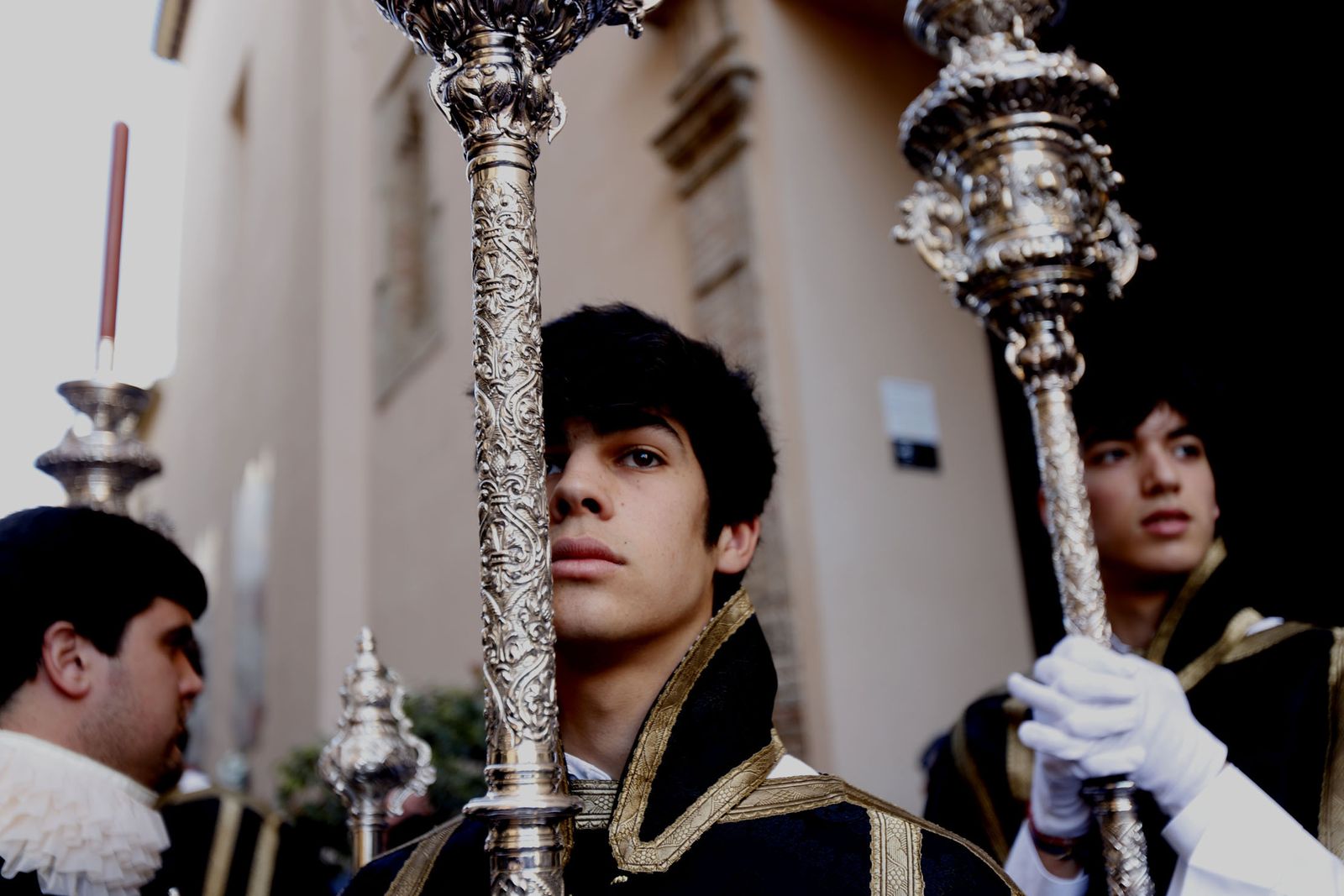 La Hermandad de la Buena Muerte procesiona por las calles de Huelva