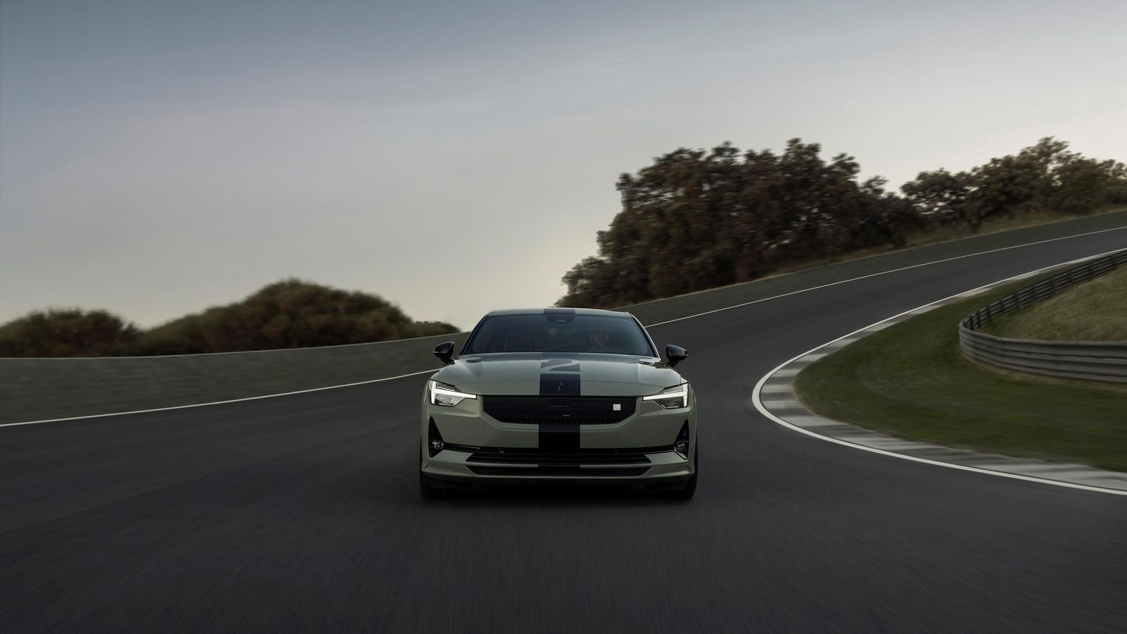 La dotación de serie es la máxima posible que pueden incorporar estos coches ya que cuentan con los paquetes, que para otros son opcionales, de fábrica. La dotación de serie es la máxima posible que pueden incorporar estos coches ya que cuentan con los paquetes, que para otros son opcionales, de fábrica.