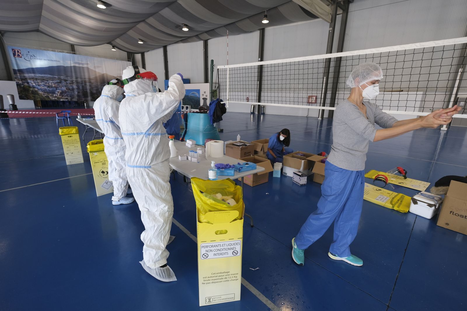 Fotogalería cribado test antígenos COVID-19 en Berja. Almería