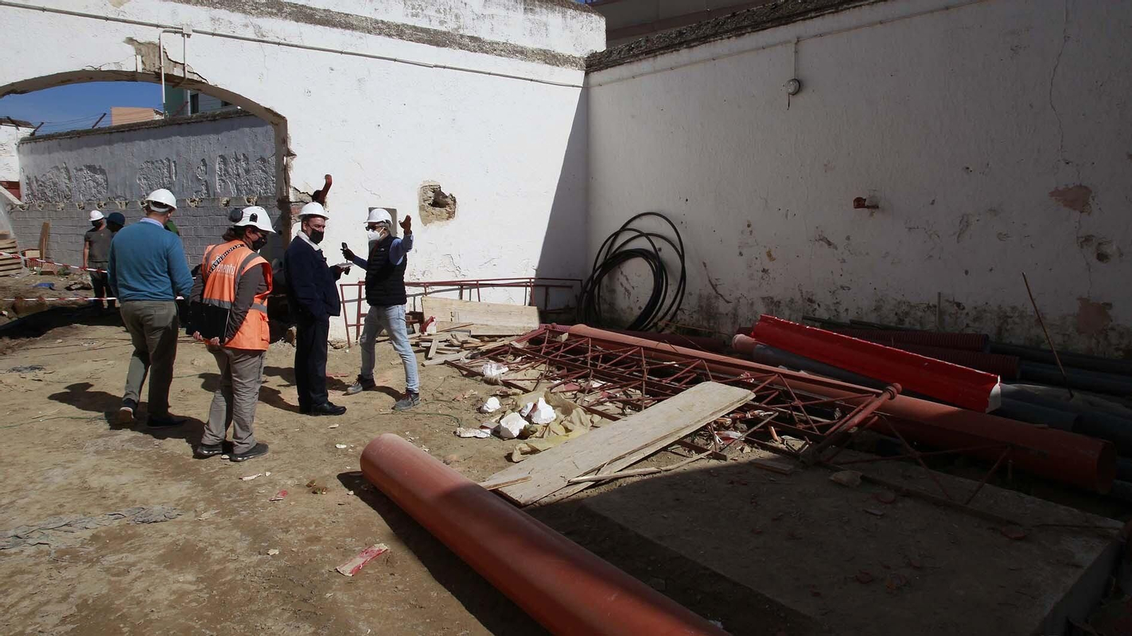 Las fotos de las obras de la plaza de toro de la Línea