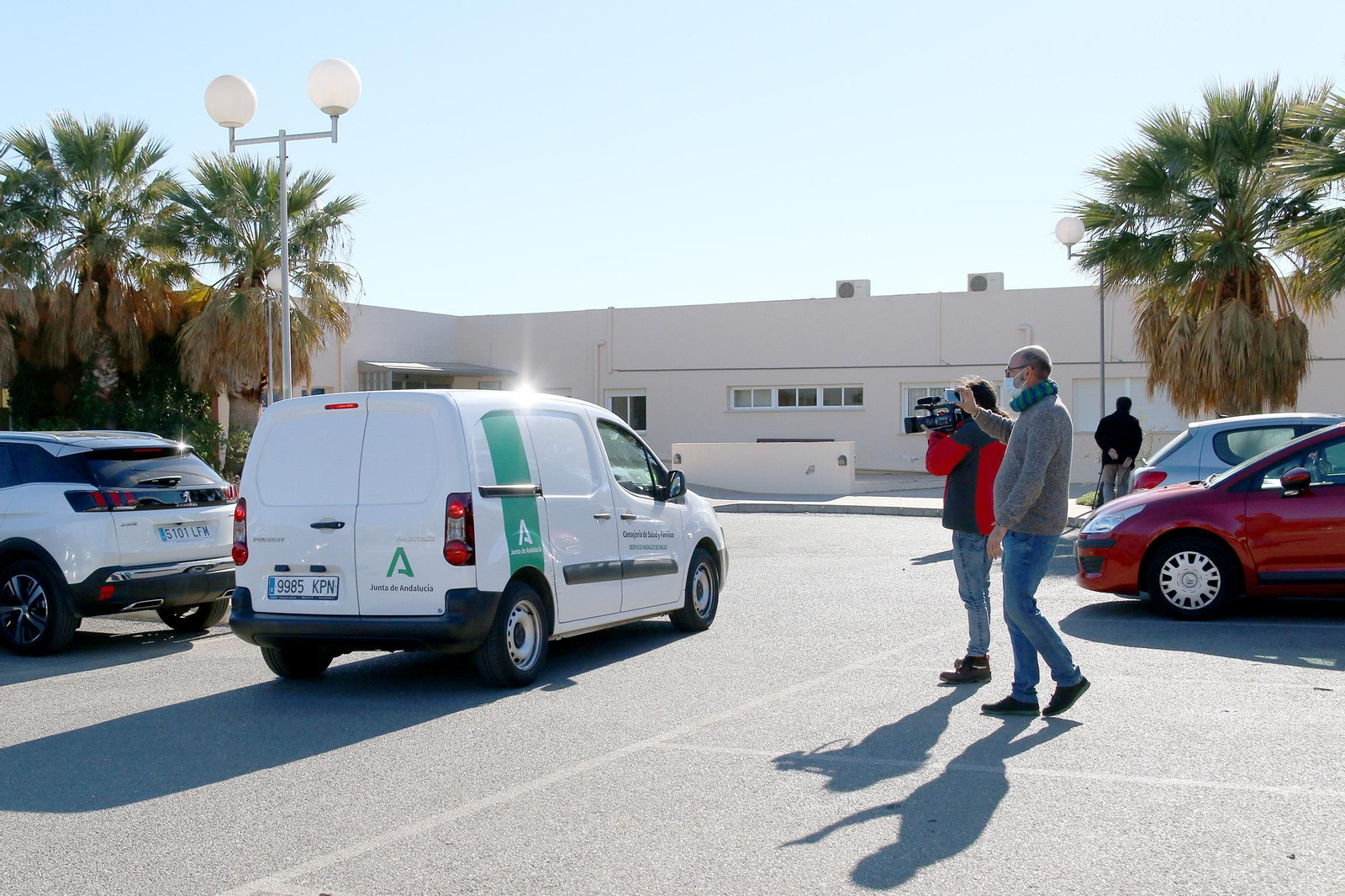 Las imágenes de la llegada de las primeras vacunas contra el COVID-19 a Almería
