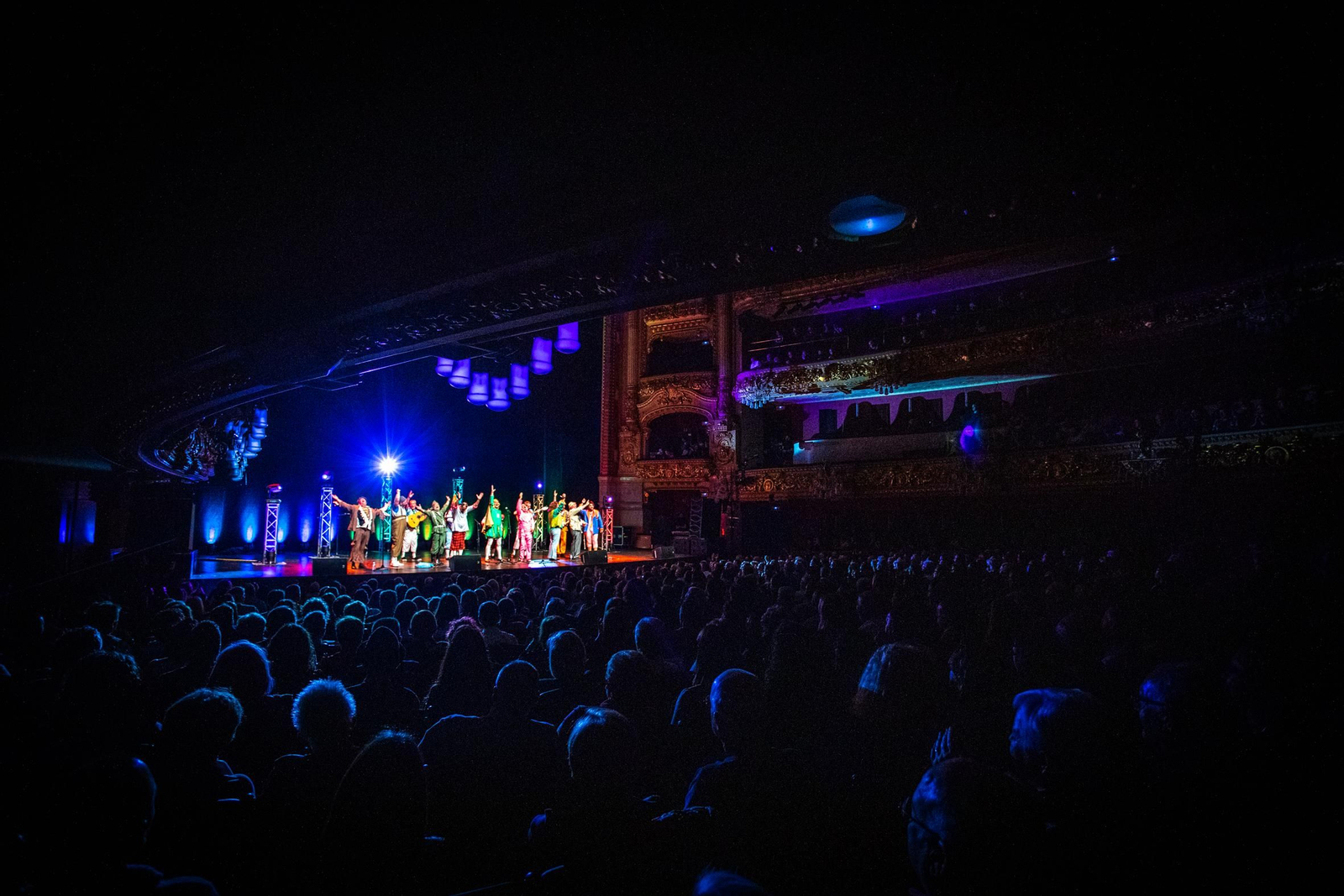 La antología del 'Love' sobre las tablas del teatro