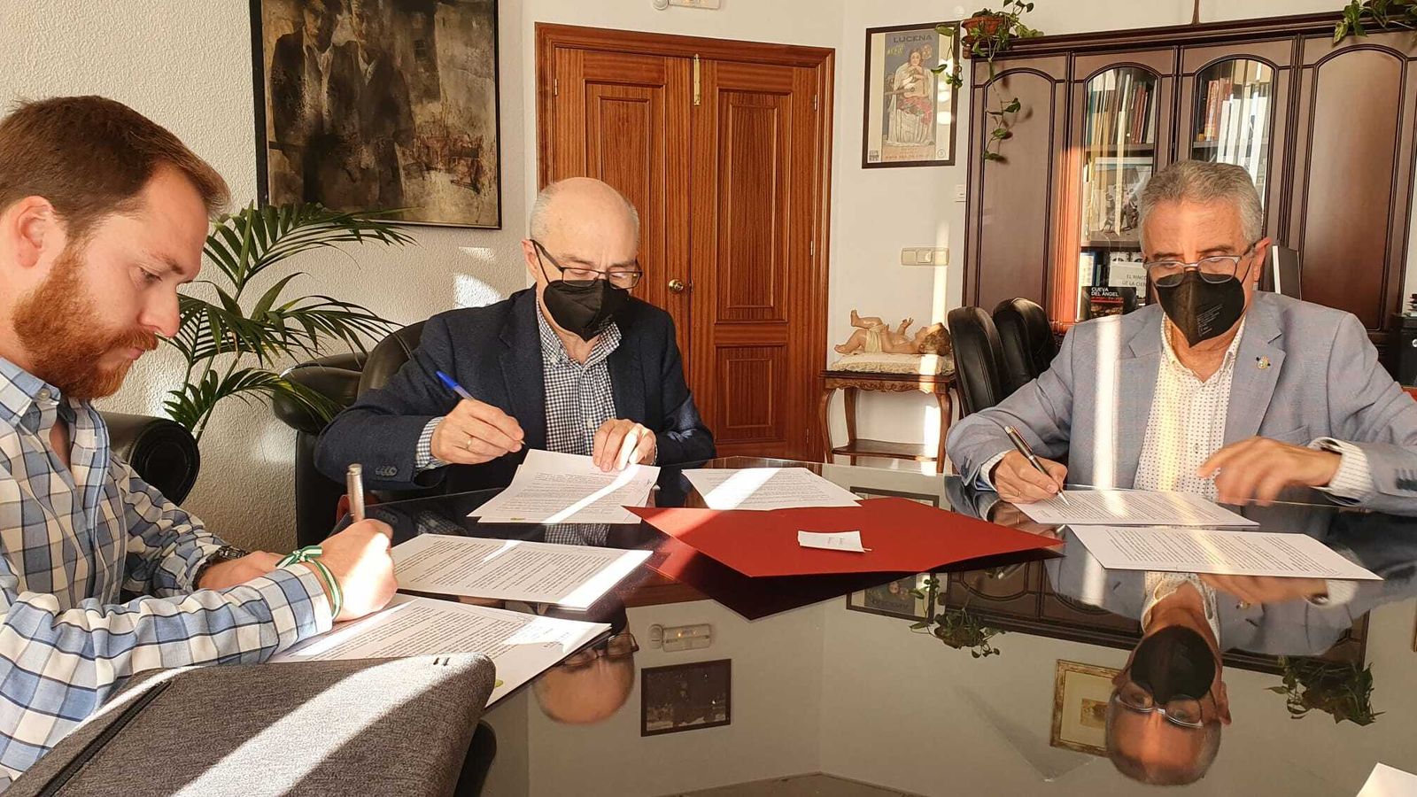 Firma del Ayuntamiento y ENEA.