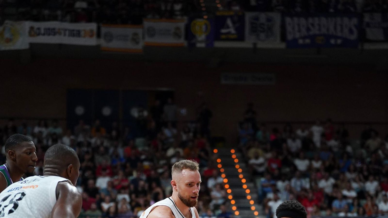 El Real Madrid - Unicaja, final de la Supercopa, en fotos