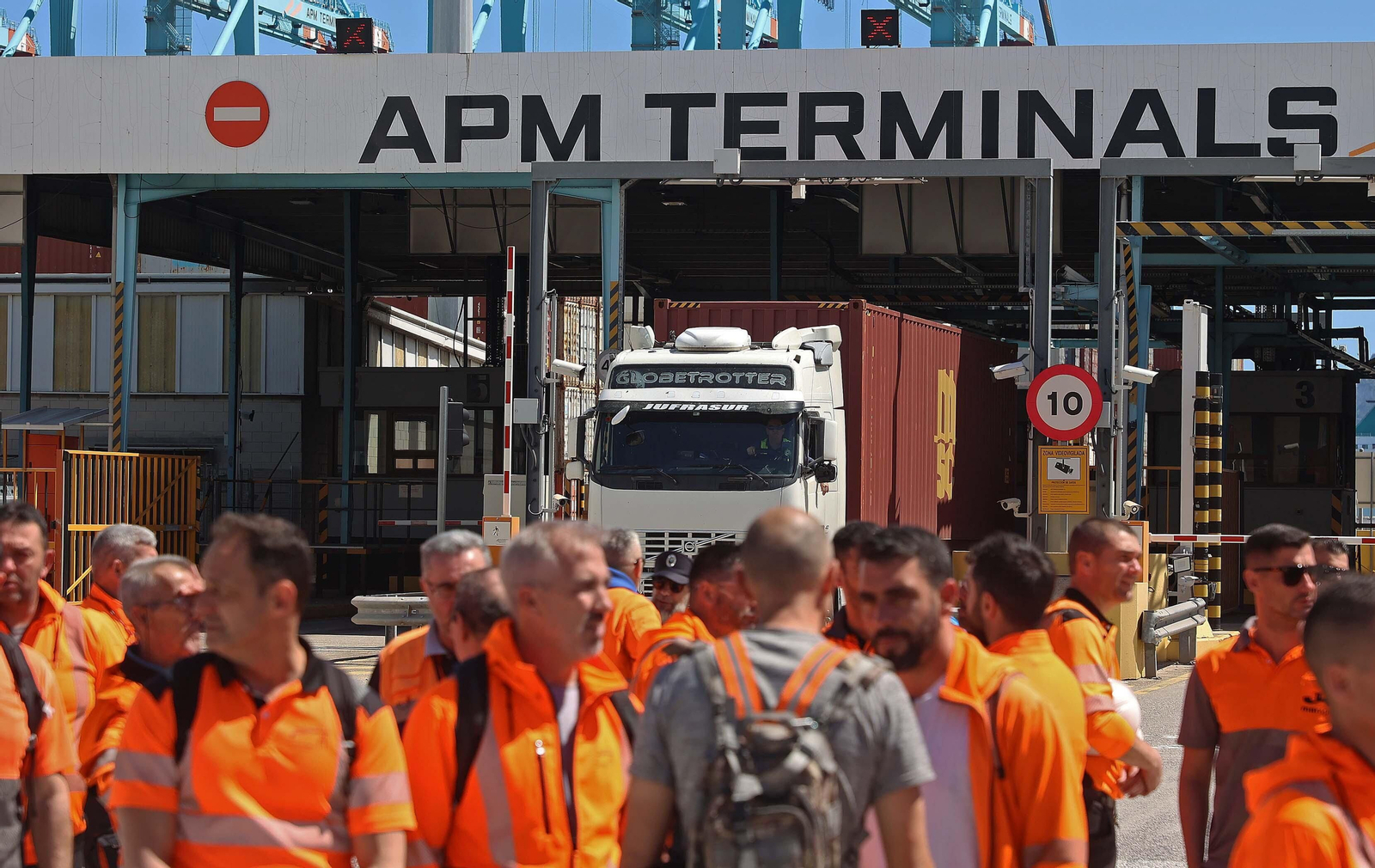 Imágenes de la protesta de la estiba por el sistema ETS en el puerto de Algeciras