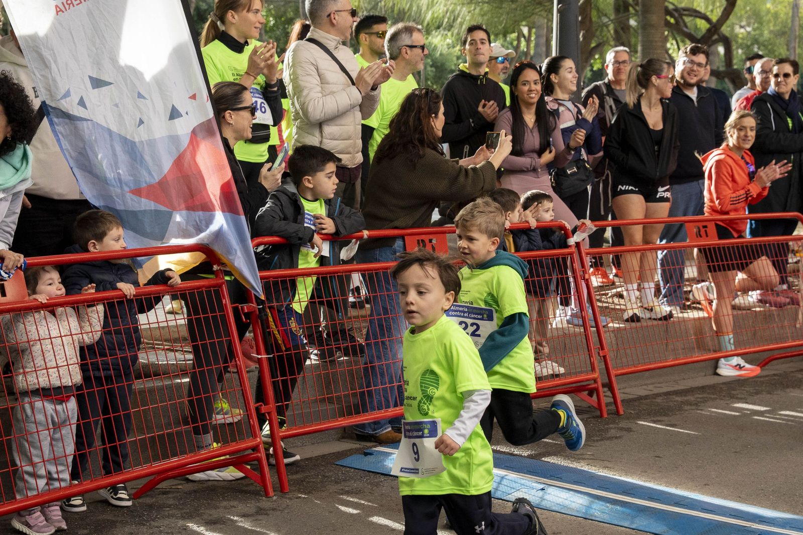 Almería corre unida contra el cáncer en una jornada solidaria