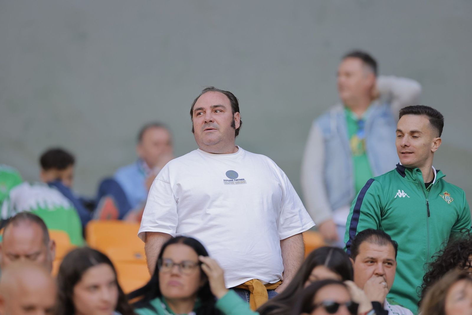 Búscate en las fotos del Betis - Sevilla