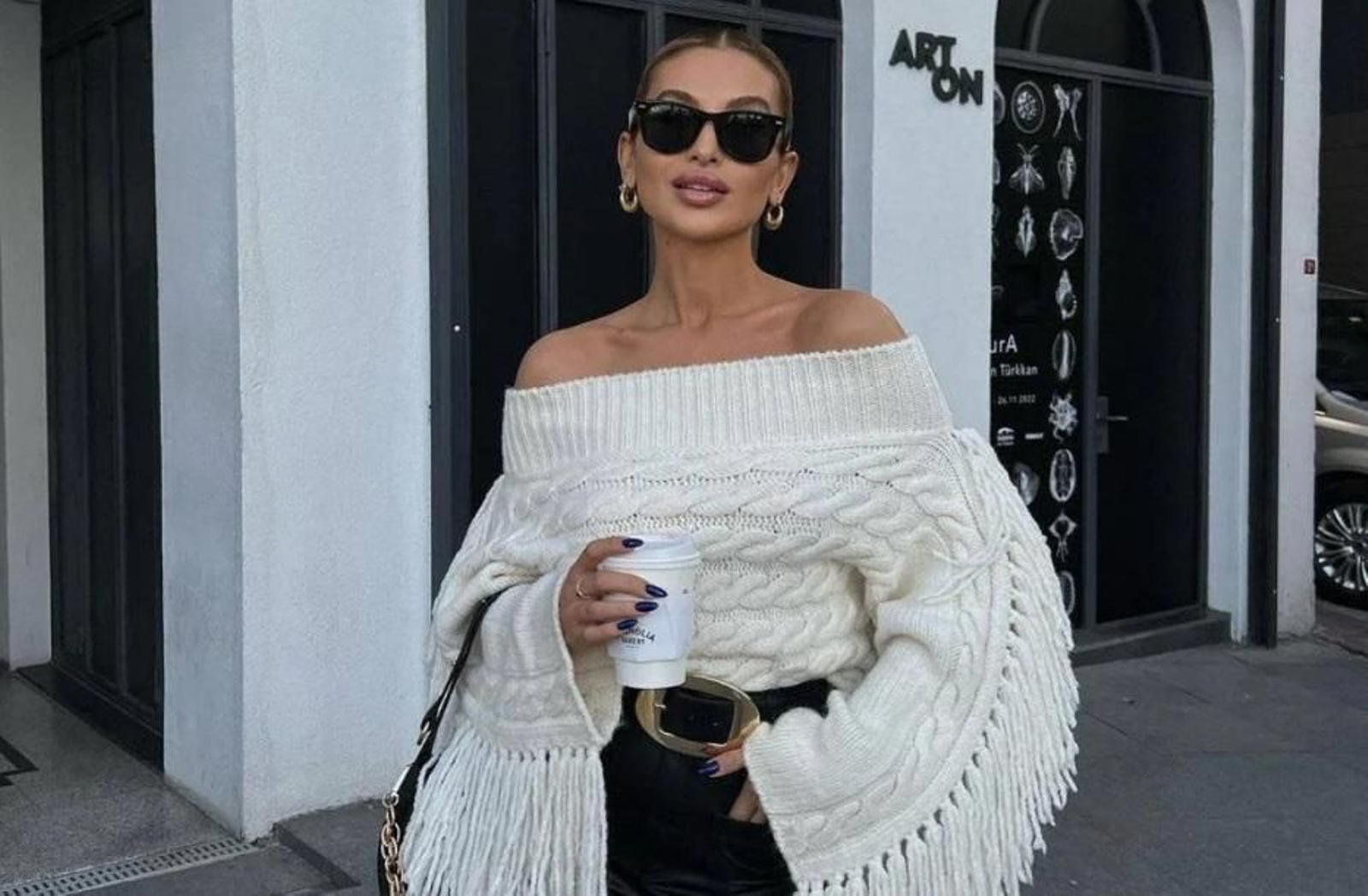 Pantone elige el Cloud Dancer como color oficial de 2026.