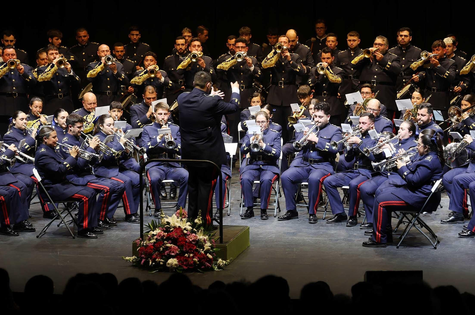 Imágenes del concierto cofrade solidario "Princesa Ari", en la Casa Colón