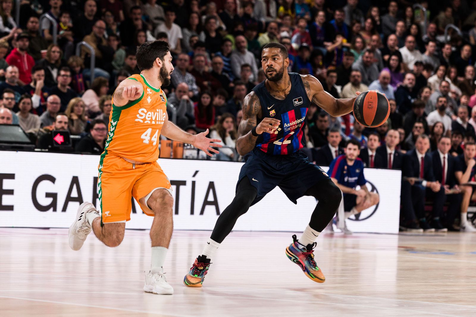 Higgins bota ante Pozas.