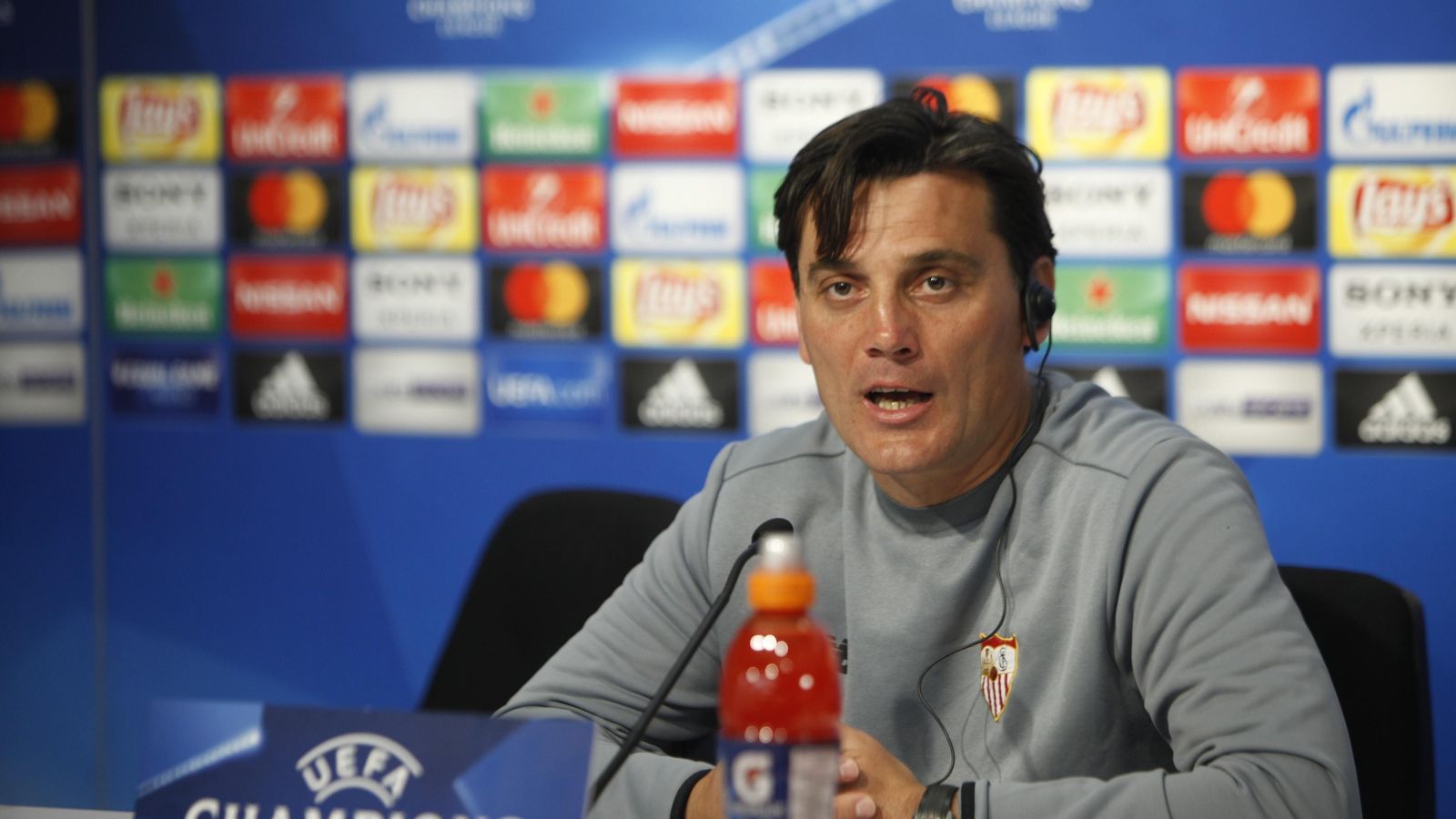 Montella, en la rueda de prensa.