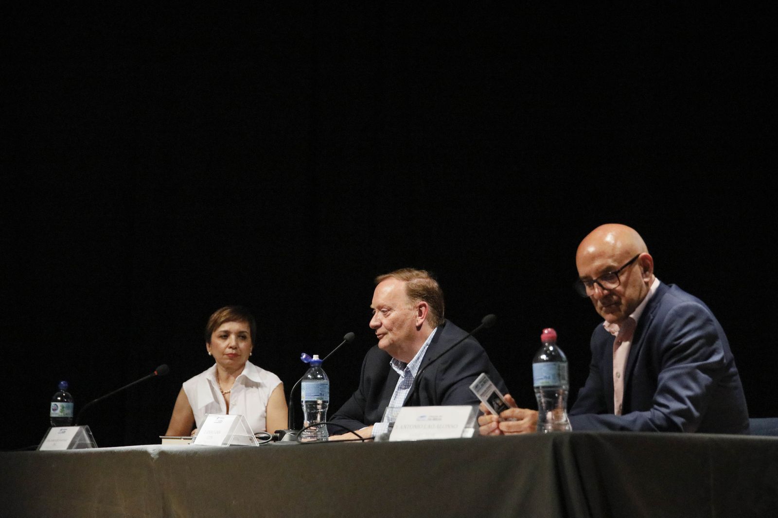 Imágenes del libro "La sombra de los sueños" de Gonzalo Giner