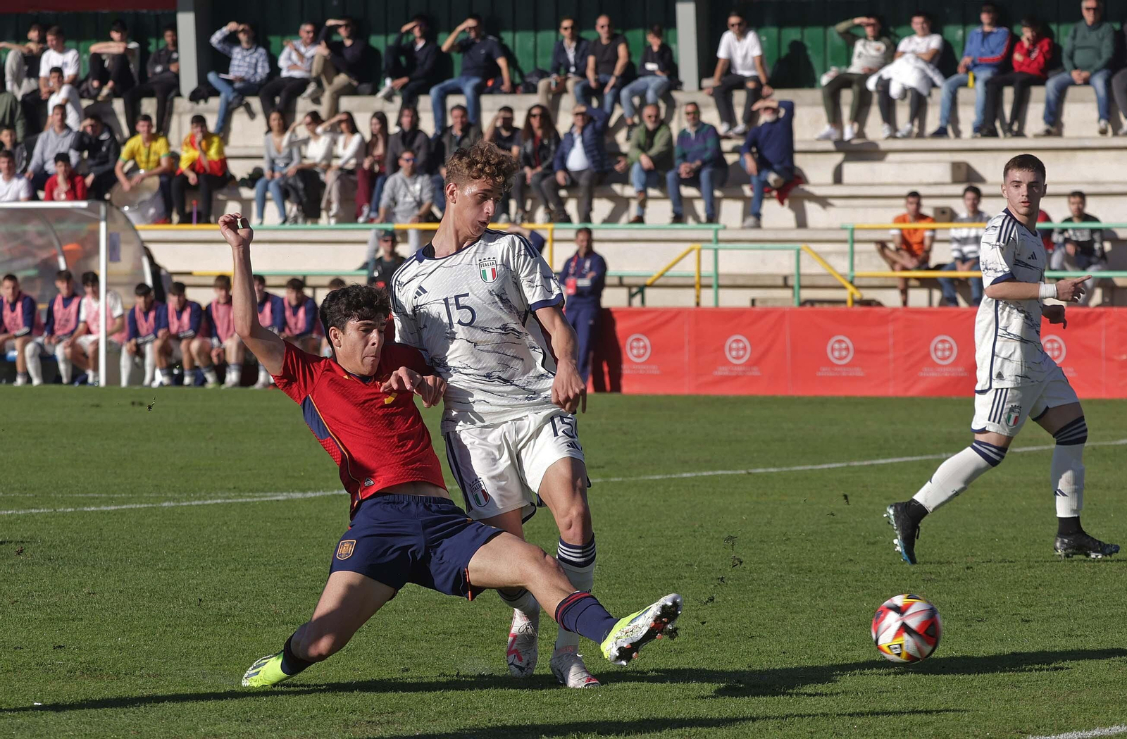 Las mejores fotos del segundo partido España - Italia sub-17 en Los Barrios