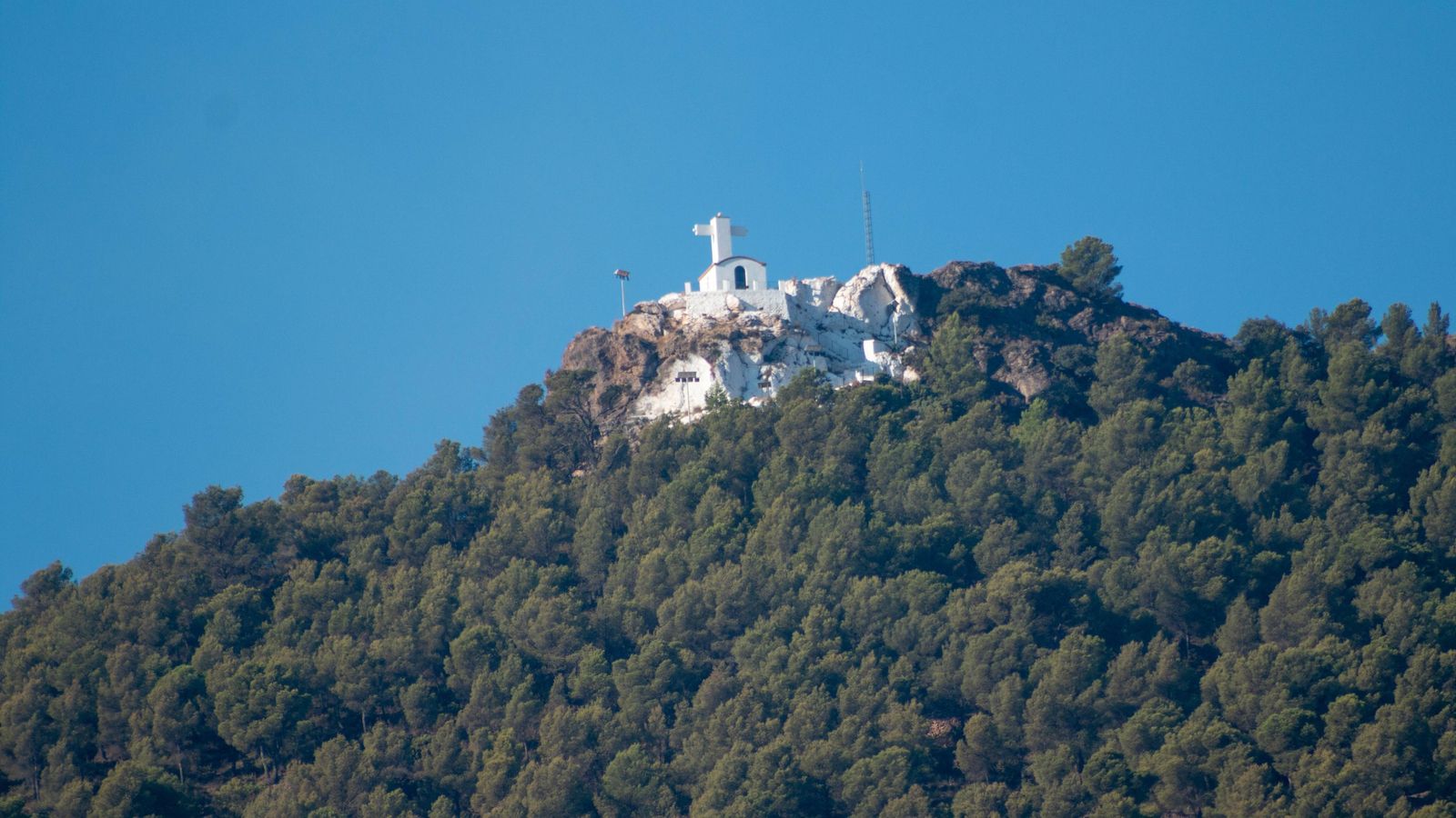 La ermita sobre el cerro  de Chinchirina