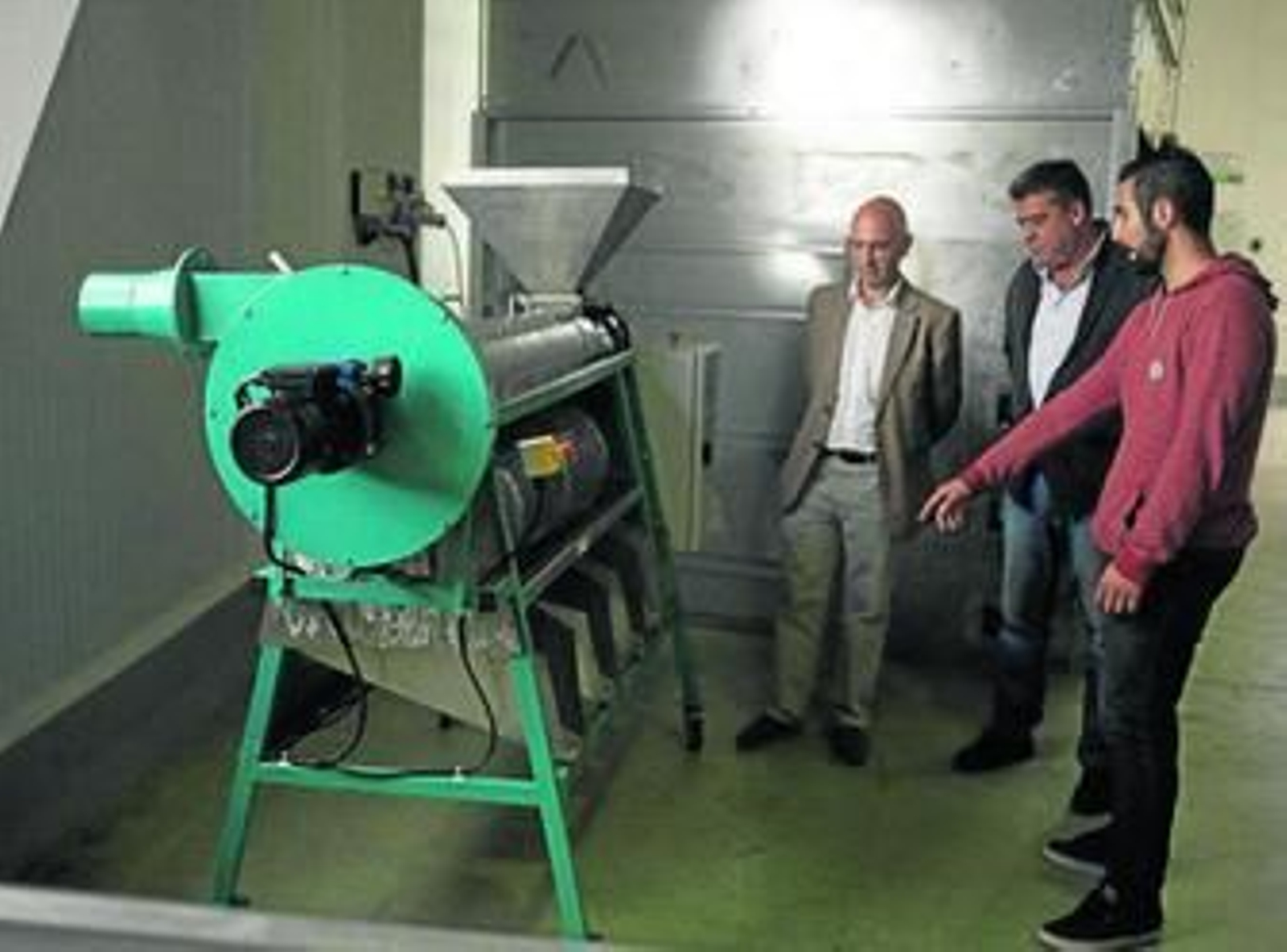 Un momento de la visita a la fábrica.