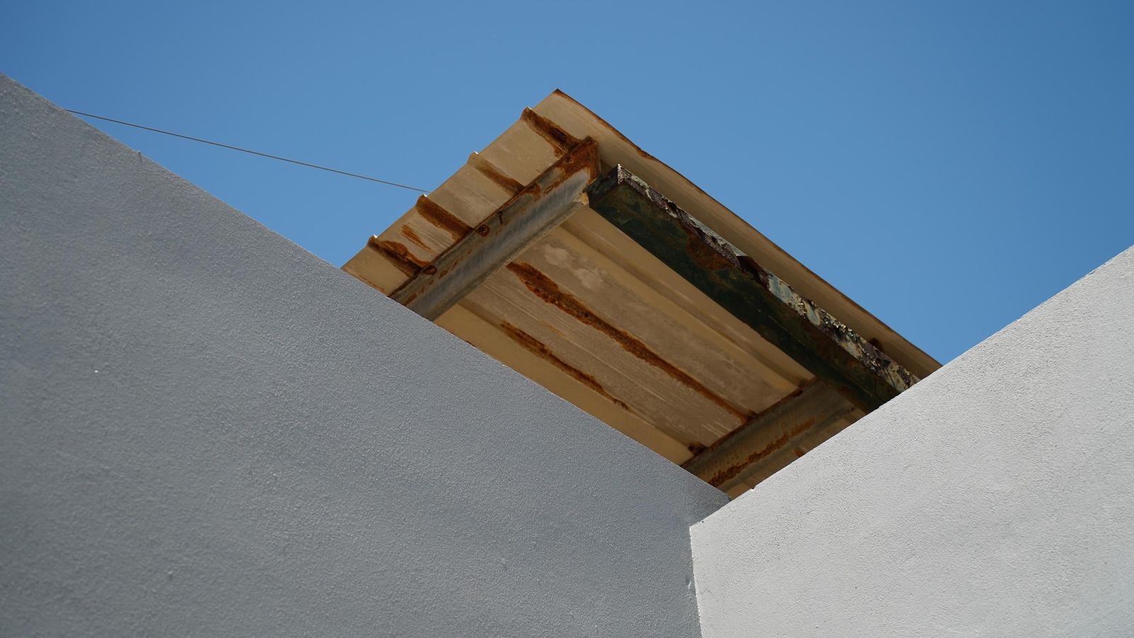 Así es la dejadez en el Centro Cívico de la reconquista.