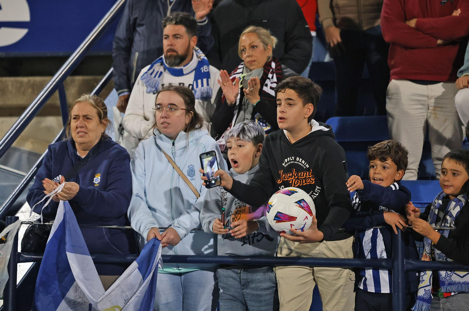Búscate en las gradas del Nuevo Colombino en el Recre-Algeciras