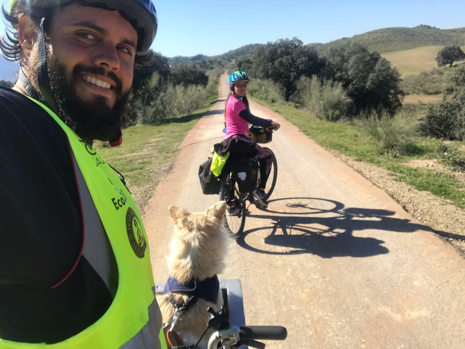 Imágenes del reto solidario de '2plega2' por España para visibilizar la fibrosis quística