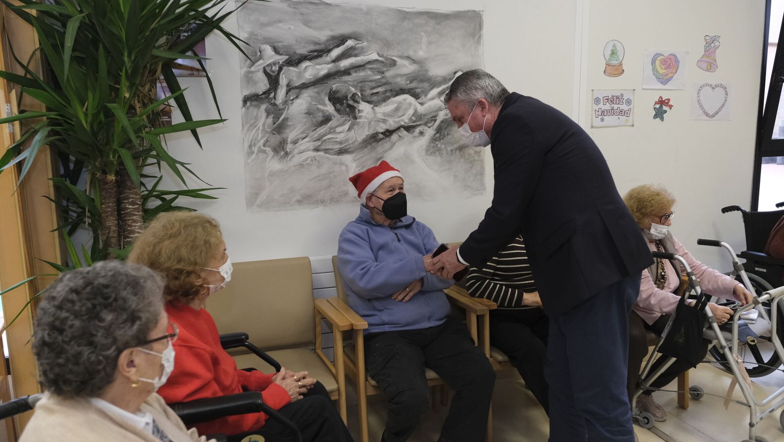 Fiesta de Navidad en una residencia de la capital almeriense.