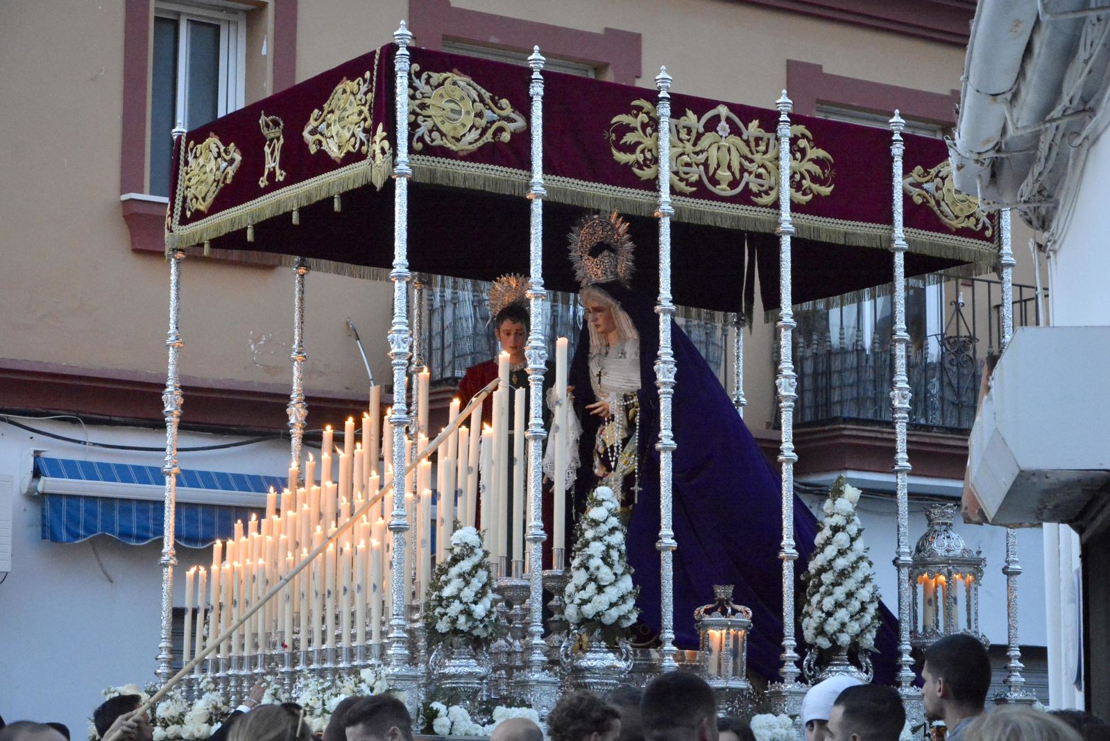 Imágenes del Lunes Santo en la comarca