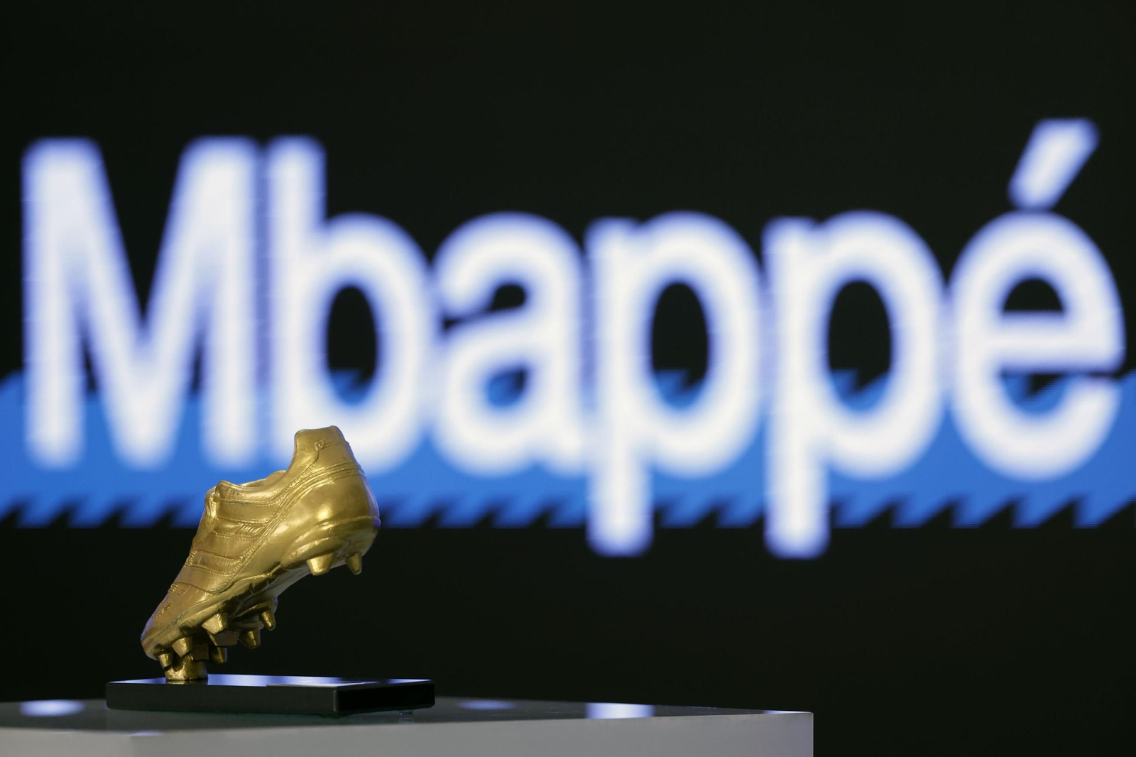 La entrega de la Bota de Oro a Mbappé, en imágenes
