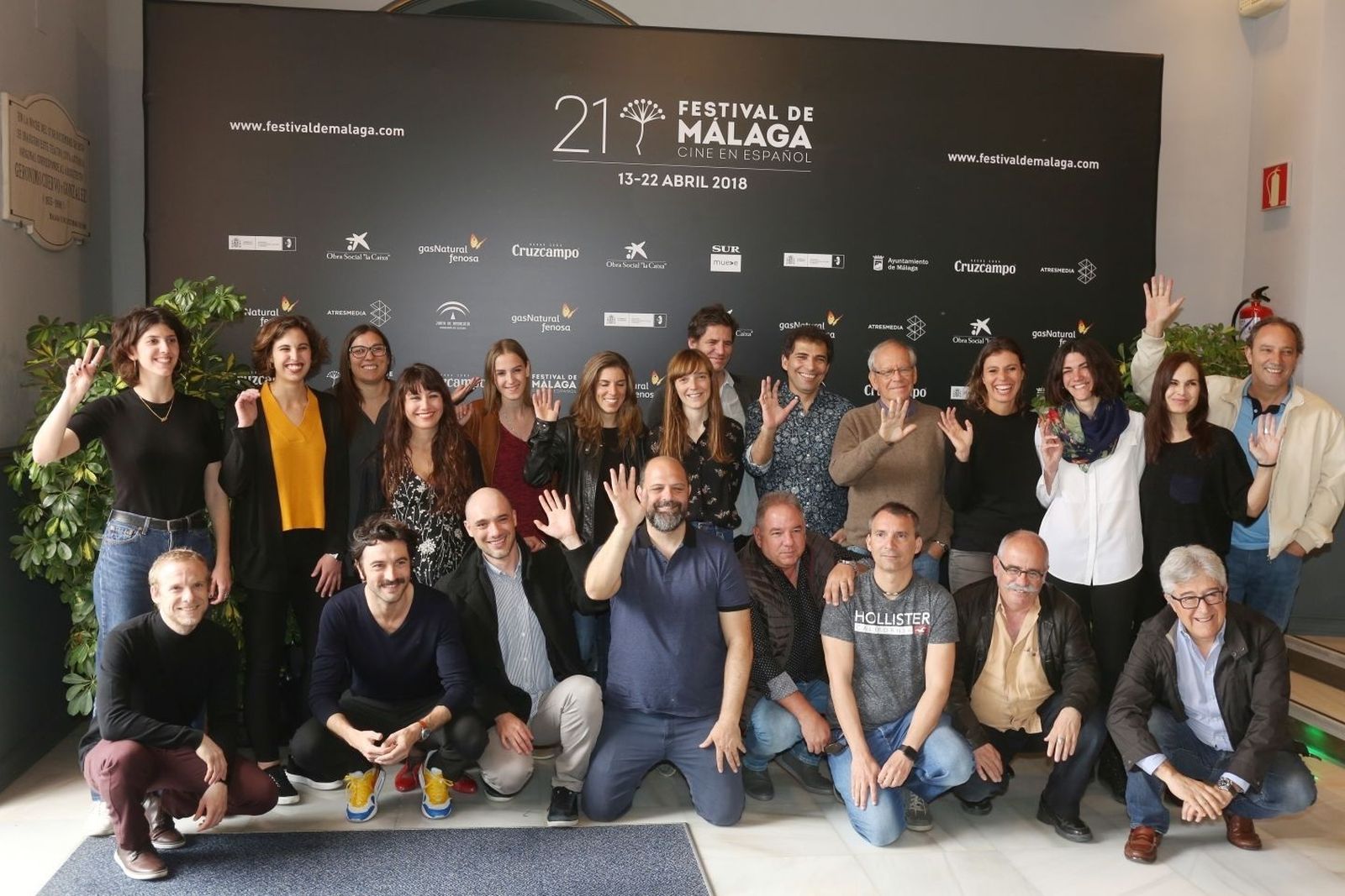 Los ganadores de las Biznagas (con Elena Trapé, en el centro), reunidos ayer en el Teatro Cervantes.