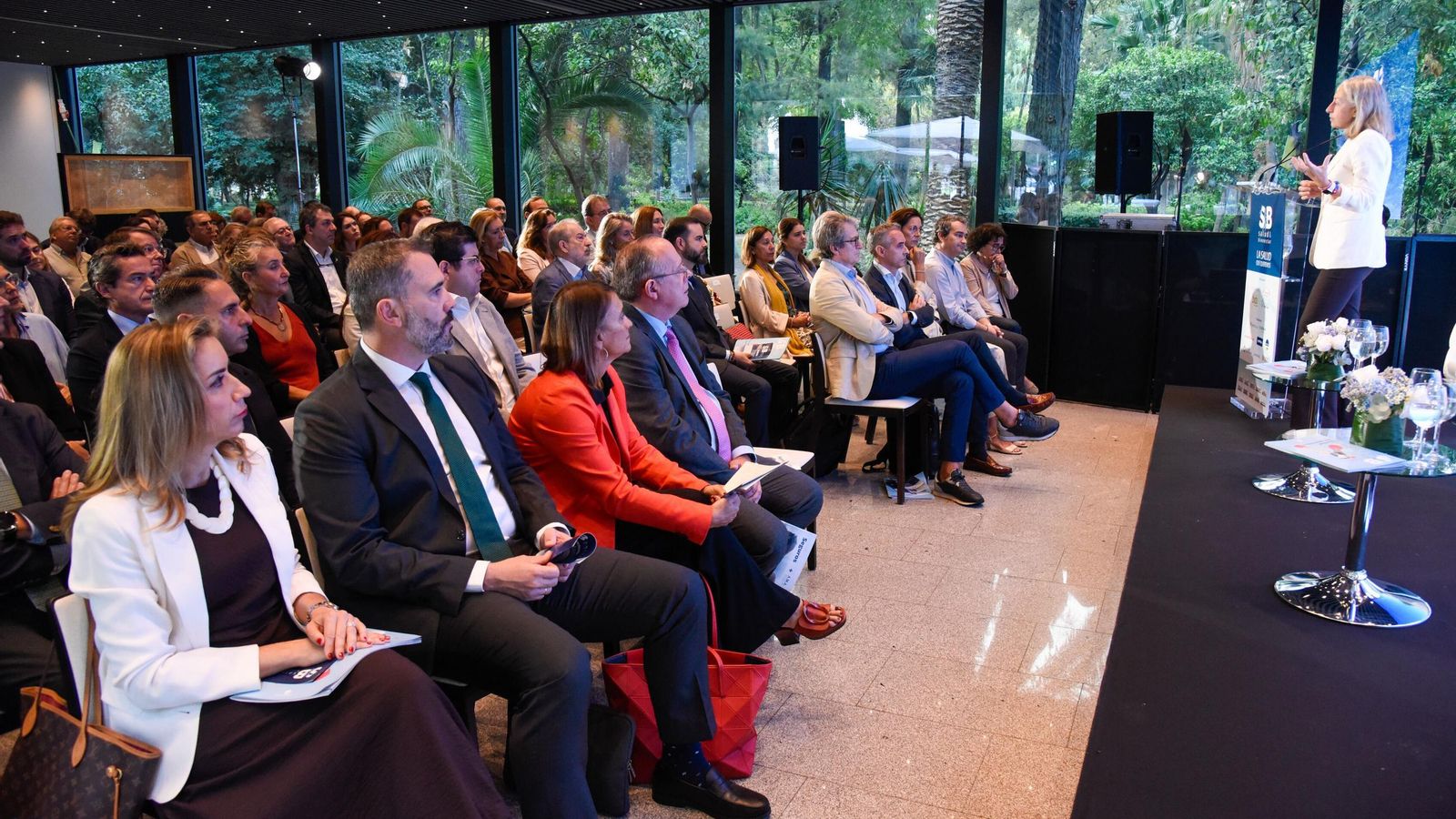 Asistentes a la jornada durante la intervención de Rocío Hernández.