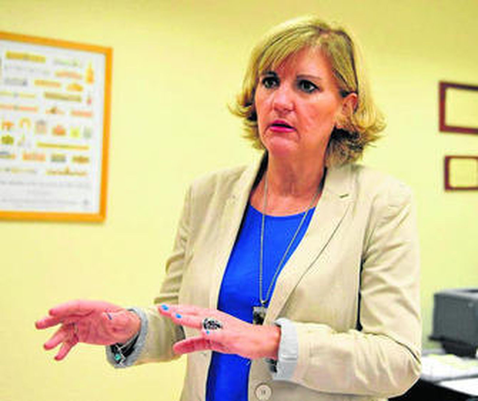 La directora general de Instituto Medicina Legal de Sevilla, Rocío Marín Andrés, en un momento de la entrevista.