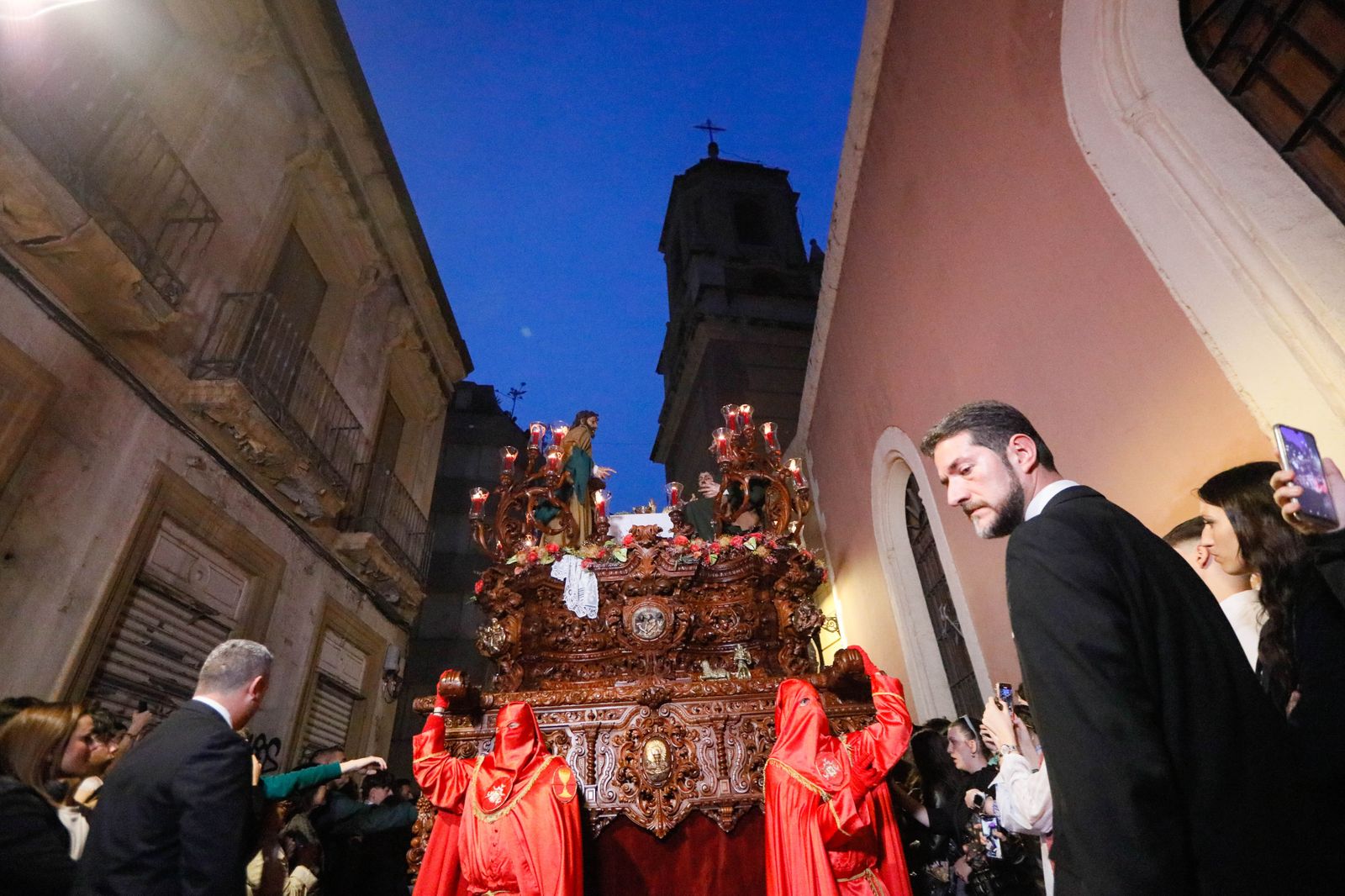 Te contamos en imágenes la Santa Cena tras la lluvia en la ciudad
