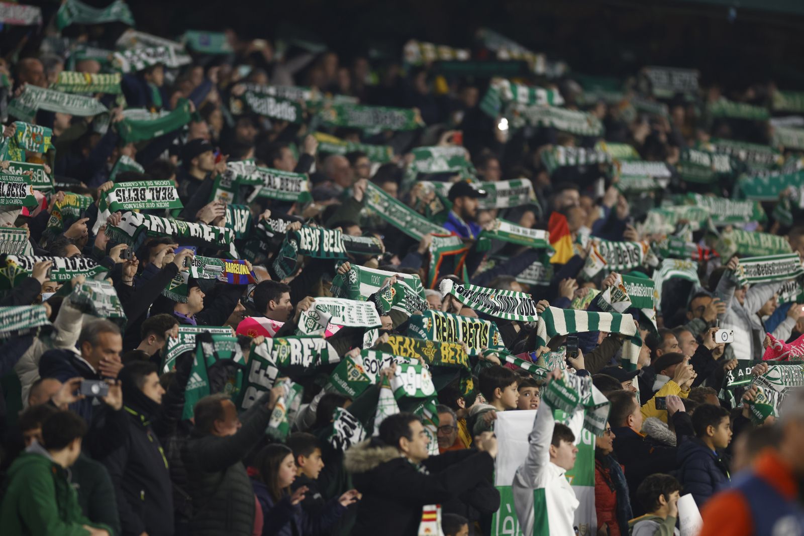 Búscate en las fotos del Betis-Barcelona