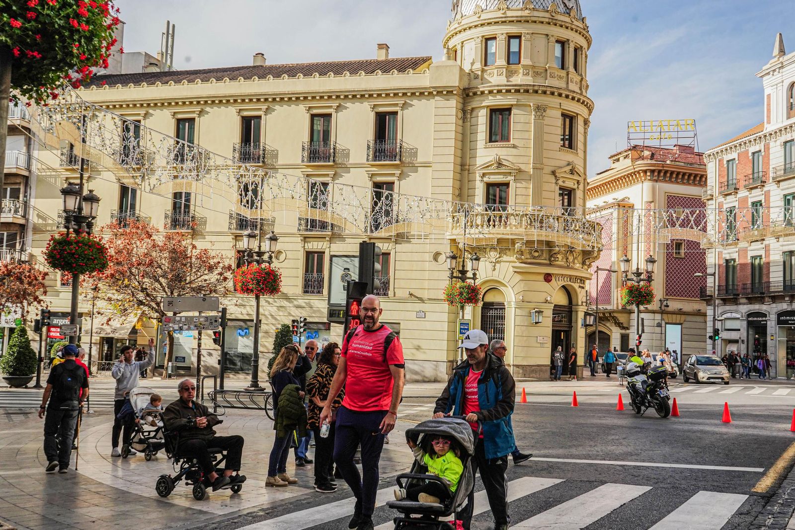 Las imágenes de la Carrera de la Cruz Roja en Granada
