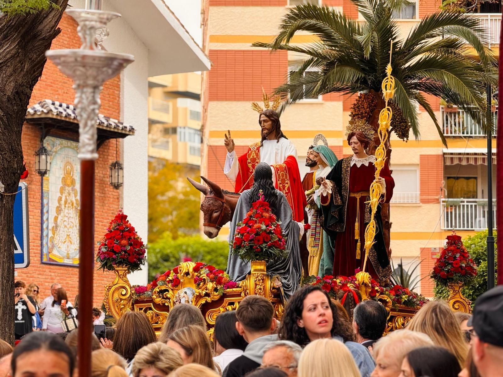 Exaltación en El Boquetillo de Fuengirola con la salida de La Pollinica Exaltación en El Boquetillo de Fuengirola con la salida de La Pollinica