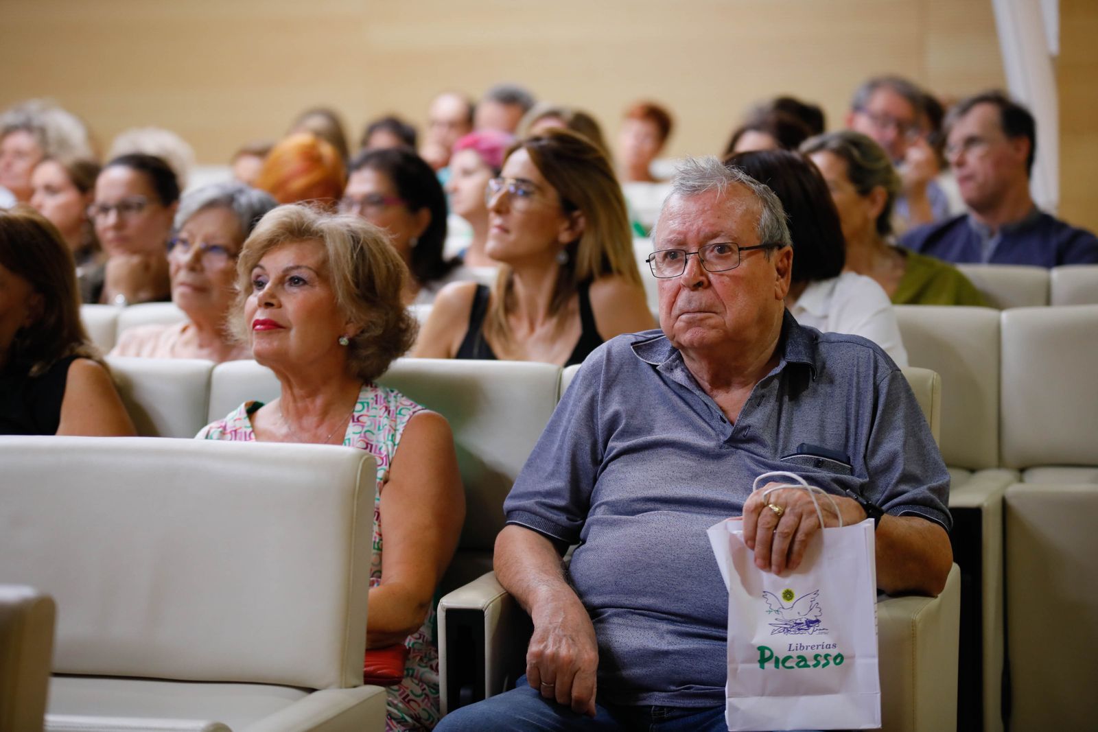 Imágenes de Diario de los Libros, con Julia Navarro