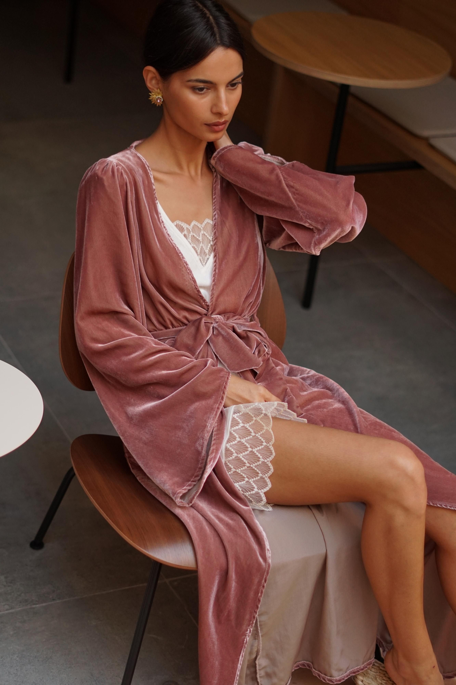 Bata Kate terciopelo de la firma Sêren.