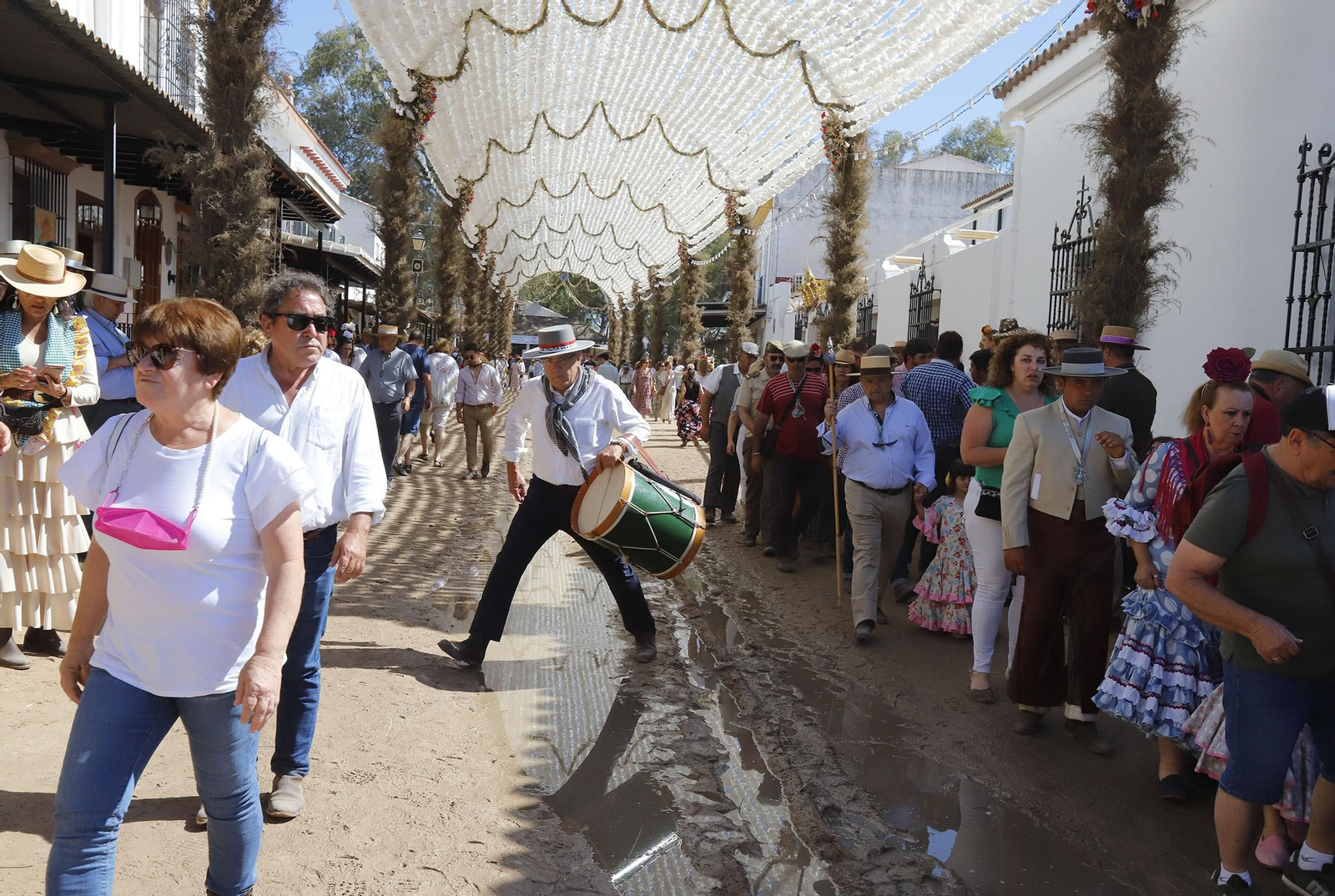 Ambiente en la aldea del Rocío en la jornada del sábado