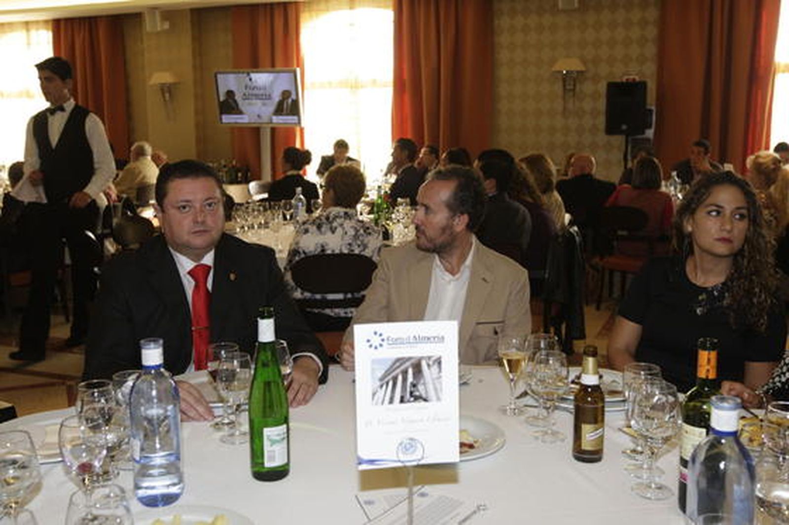 Ginés Carmona de Terraza Carmona y el urólogo José Gómez disfrutando del Foro d Almería.

Foto: Fran Leonardo