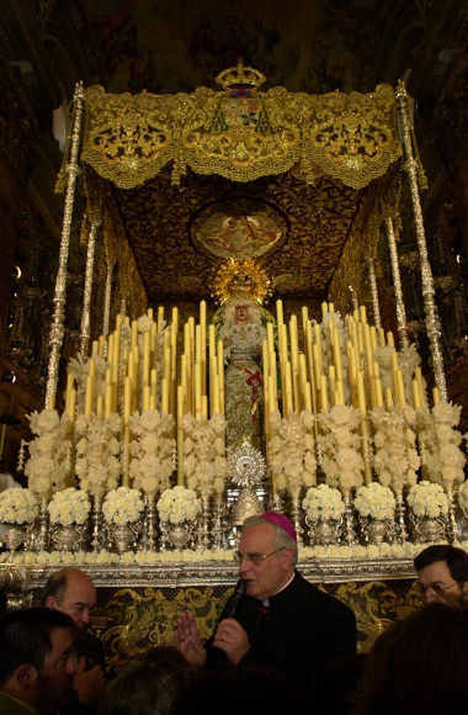 Acordado el recorrido de la Macarena, que irá sin palio hasta la Cartuja
