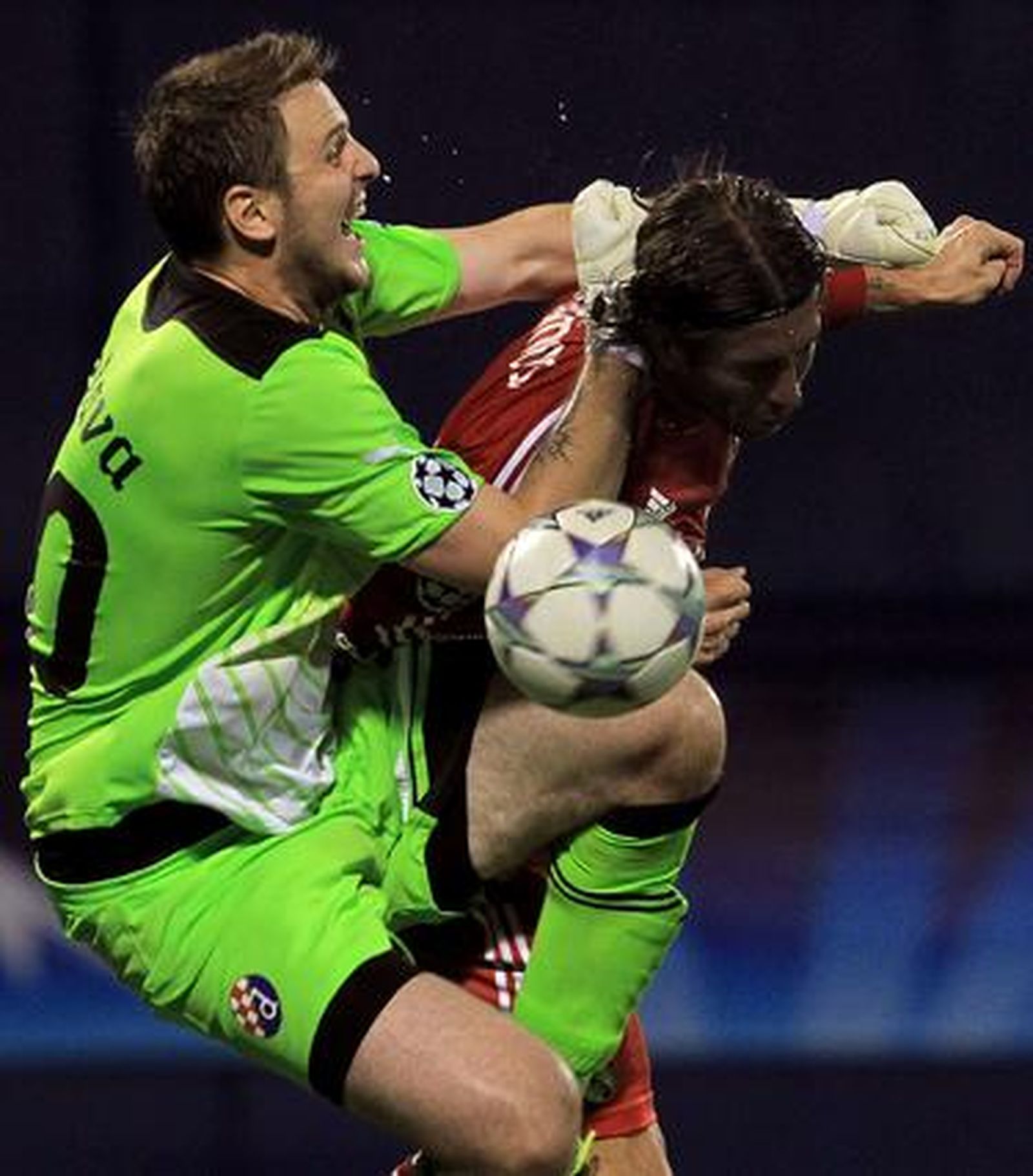 El Real Madrid venció con un tanto de Di María al Dinamo de Zagreb en su debut en Liga de Campeones.

Foto: AFP