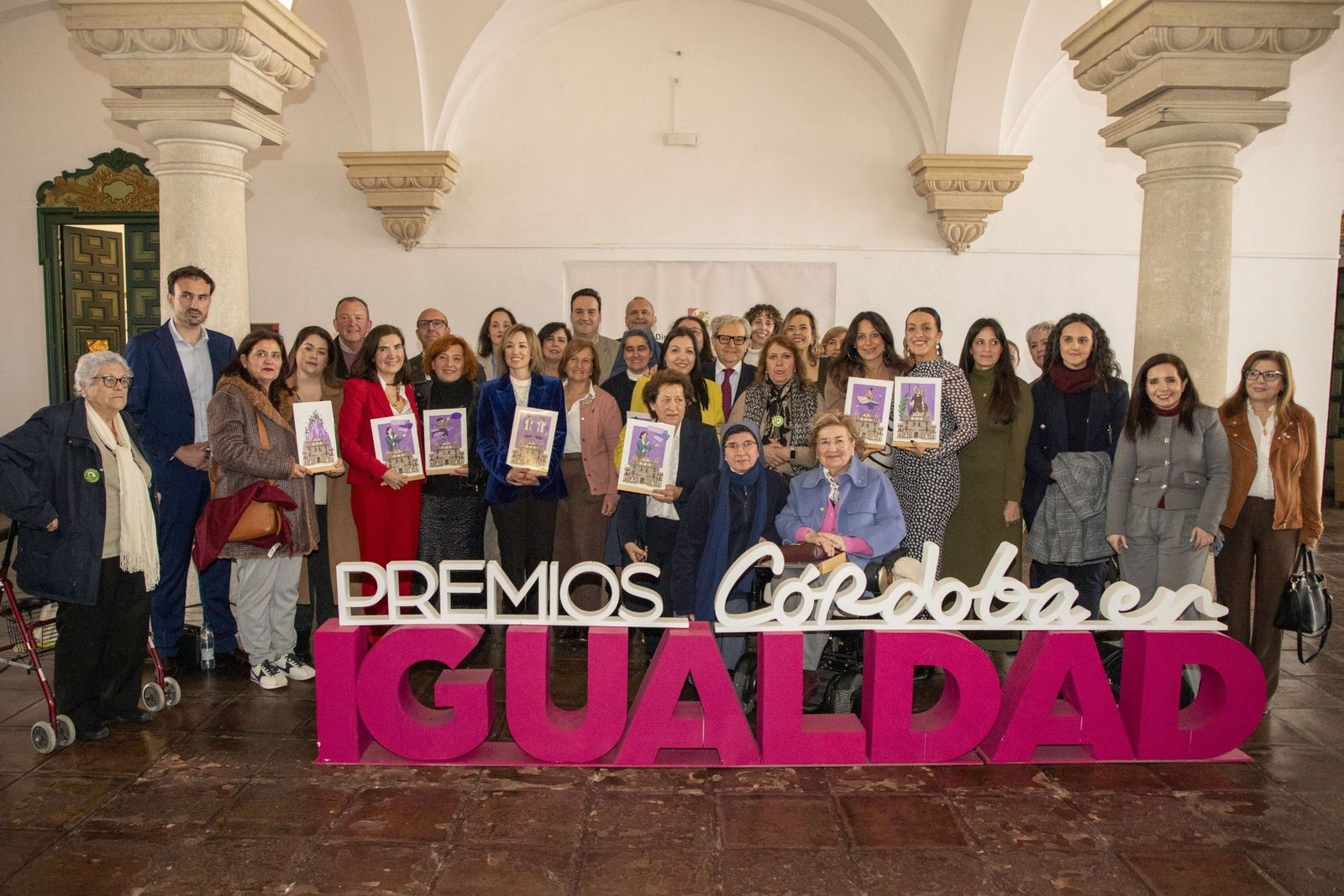 Foto de familia de los Premios 'Córdoba en Igualdad 2026'
