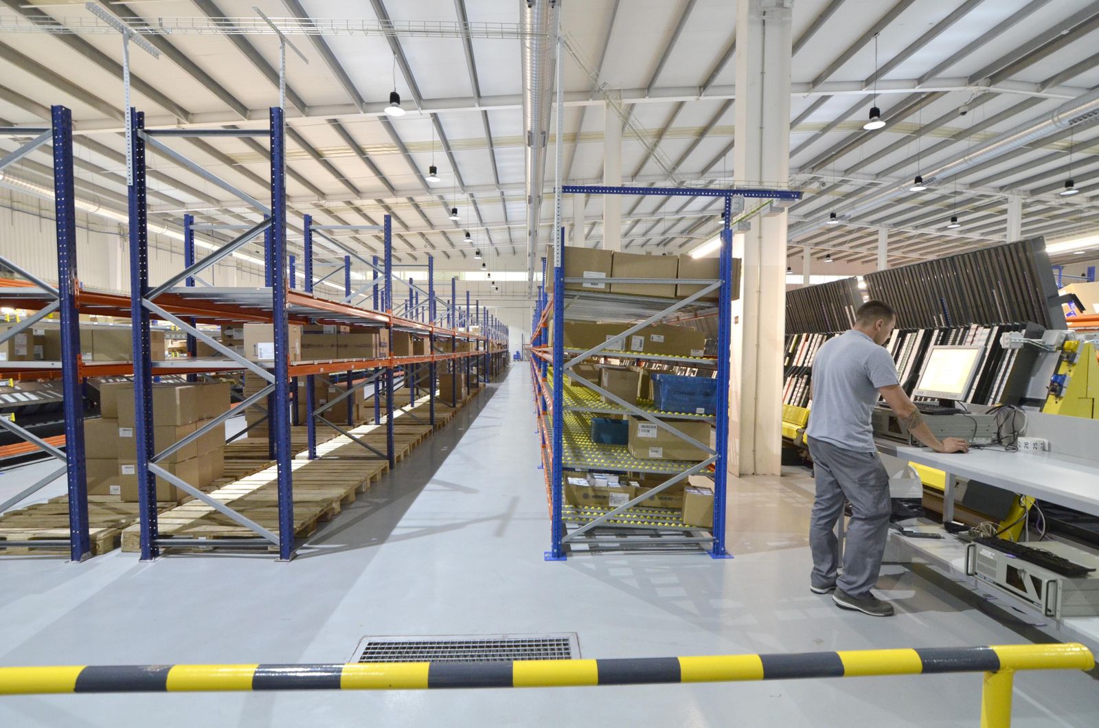 Las instalaciones del centro de Cofares en el polígono La Menacha.